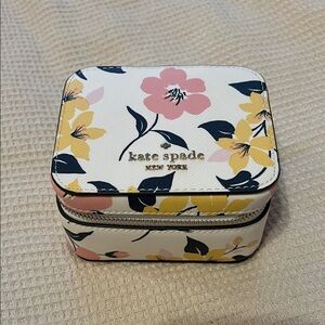 Kate Spade Staci Lily Blooms Travel Jewelry Case